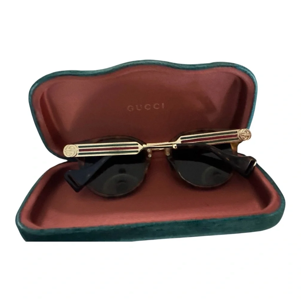 Gucci GG0586SA Black & Gold Sunglasses‎ Authentic Pre-Owned with Case & Pouch